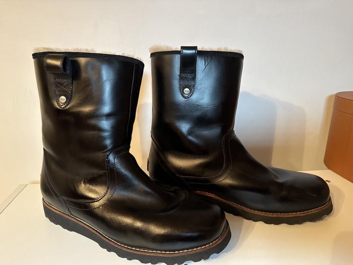 Мужские сапоги кожаные UGG