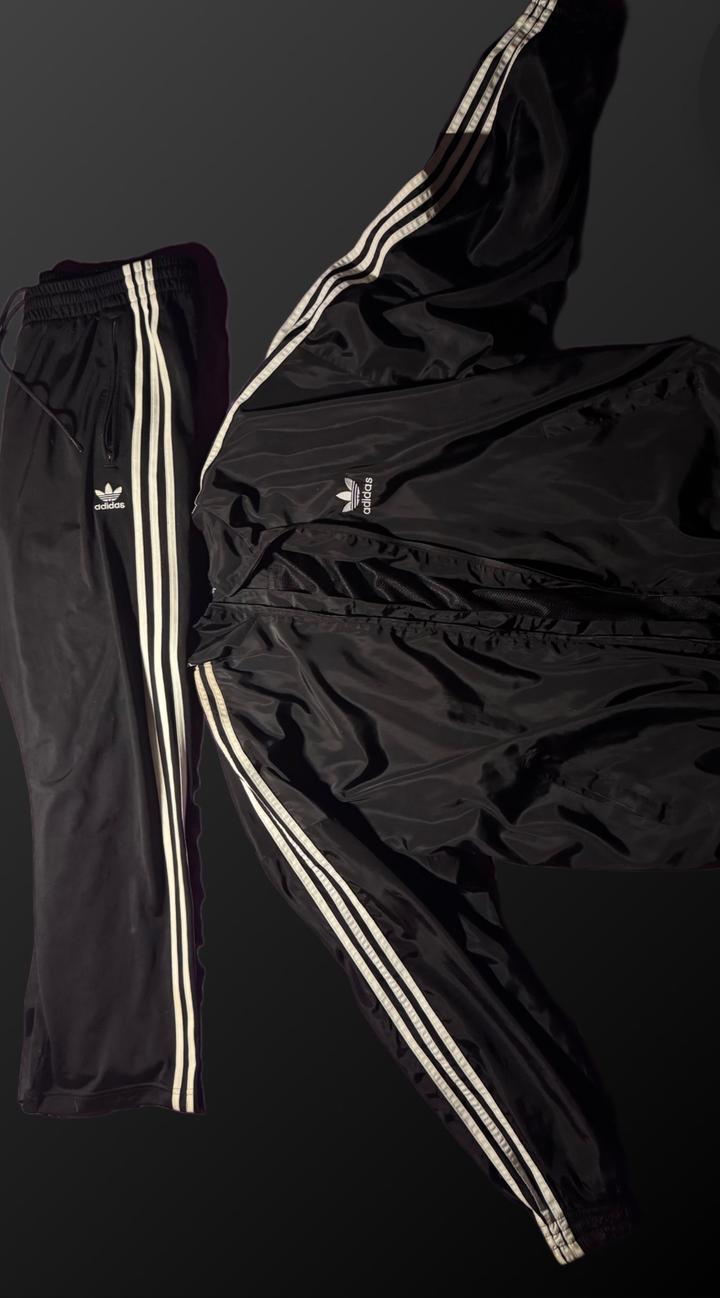 Спортивный костюм adidas