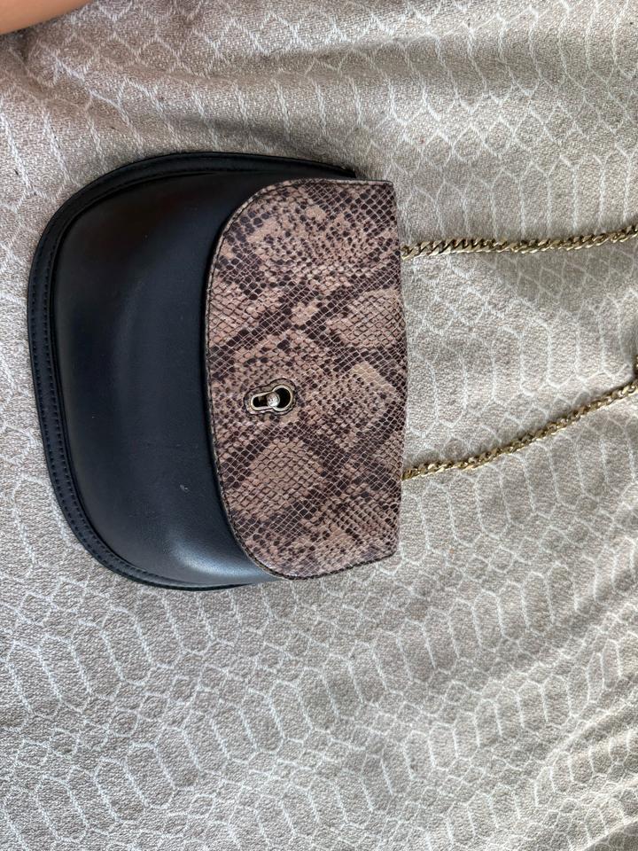 Сумка Charles & Keith