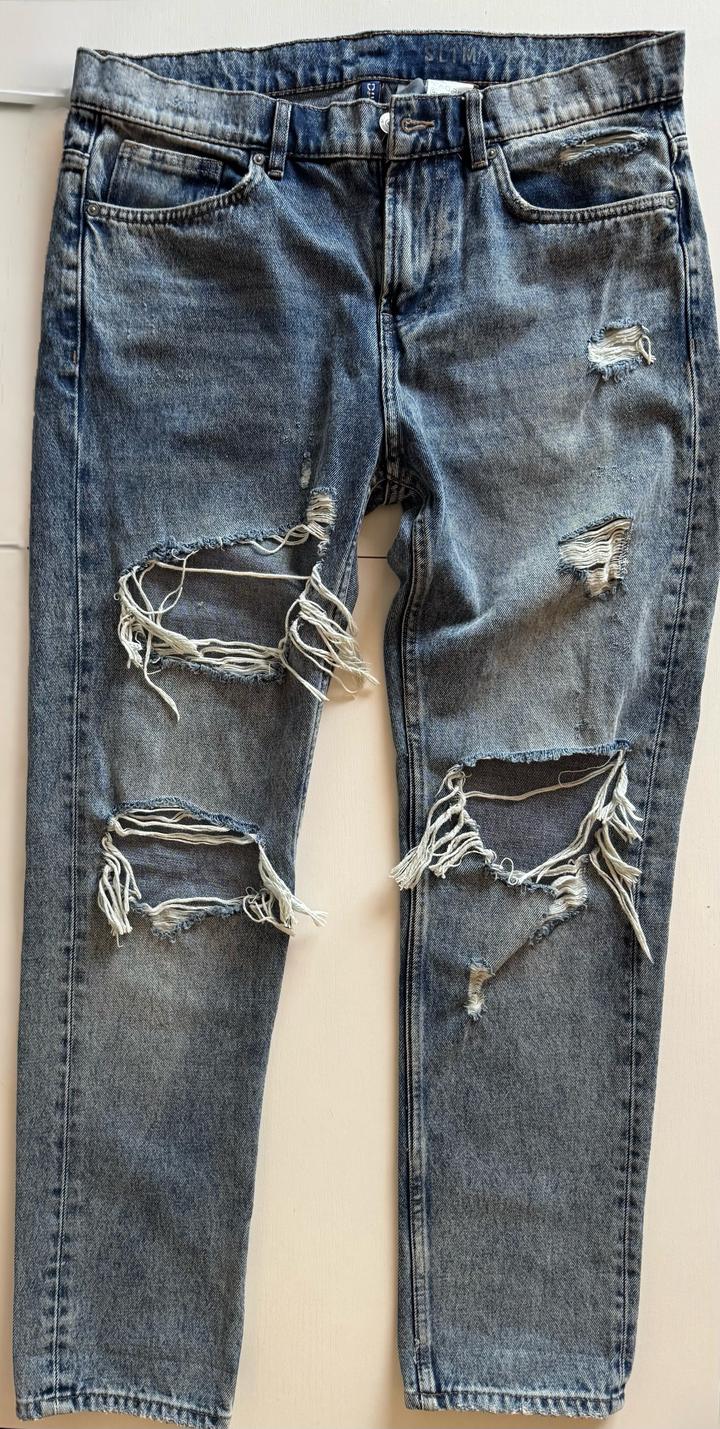 Рваные джинсы H&M