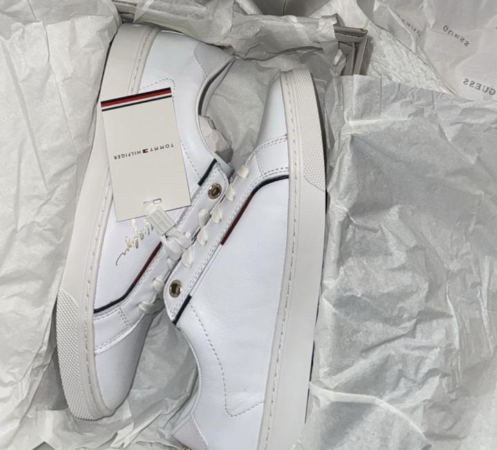 Tommy Hilfiger