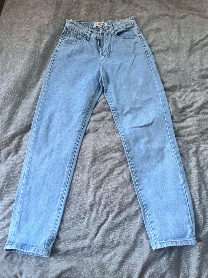 Levi's