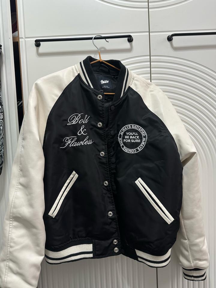 Pull & Bear Бомбер с коженными рукавами