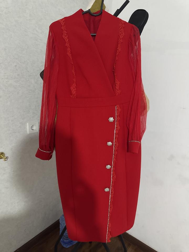 Luxury Garage Sale Красный платья