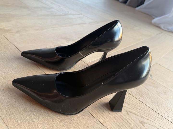 Туфли Charles & Keith