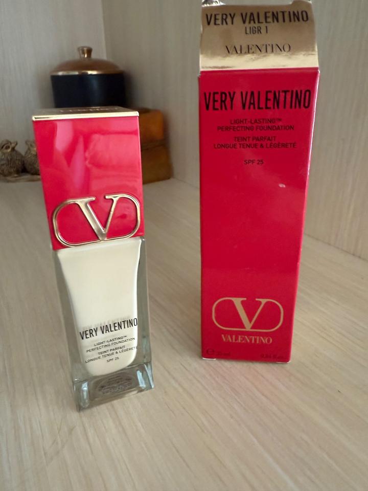 Valentino тональный крем