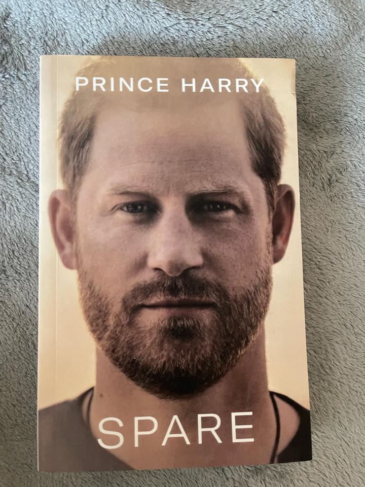 Книга Принца Гарри «Spare»