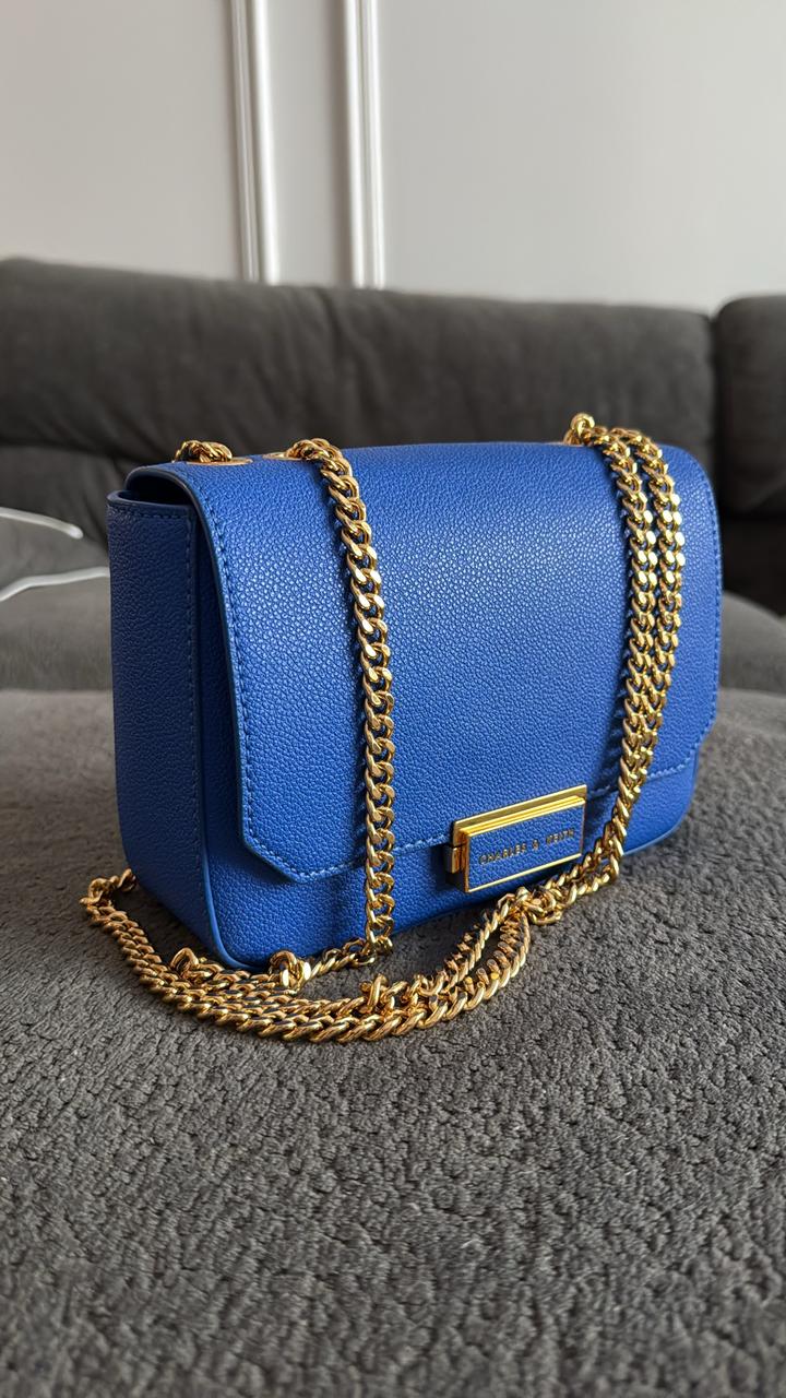 Сумка Charles & Keith на цепочке