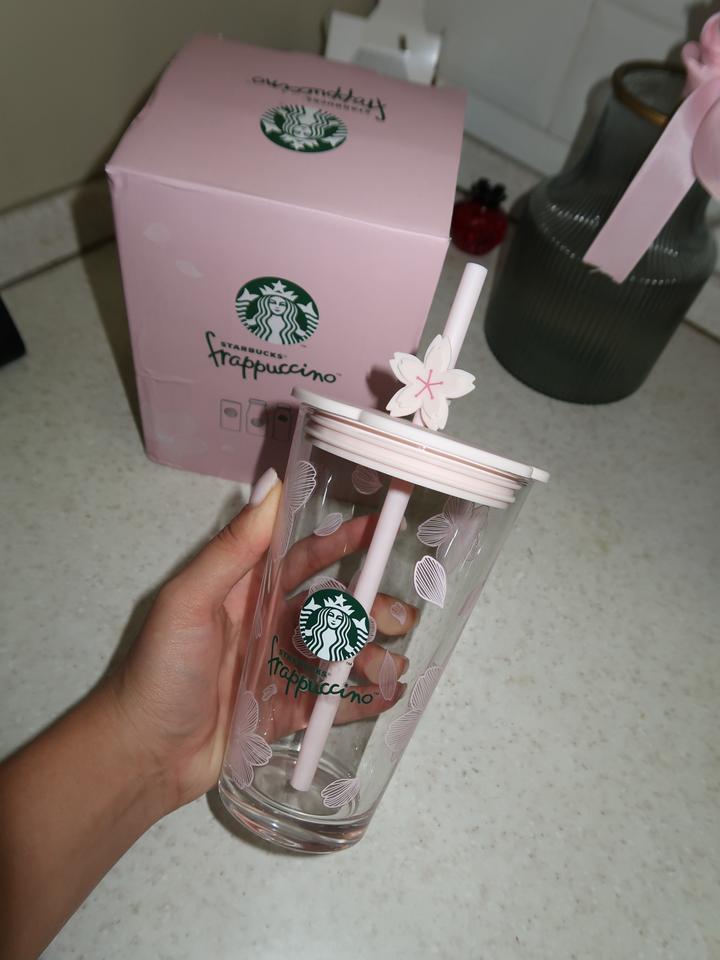 Starbucks с трубочкой