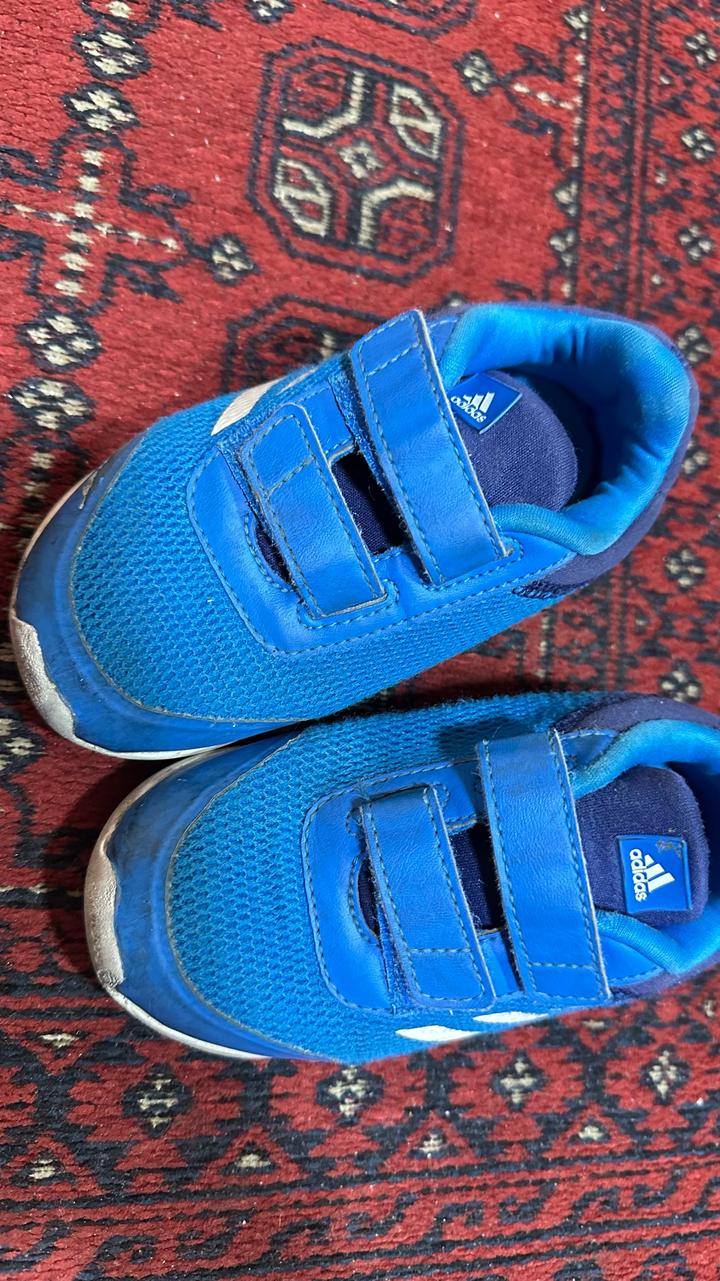 Кроссовки adidas
