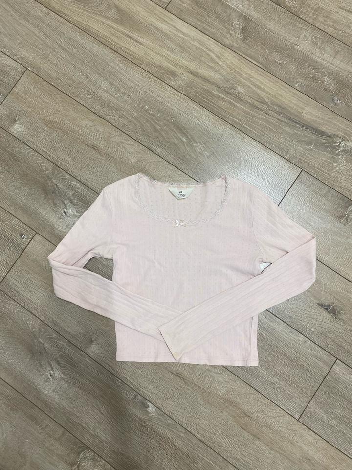 Лонгслив H&M с кружевом и бантом