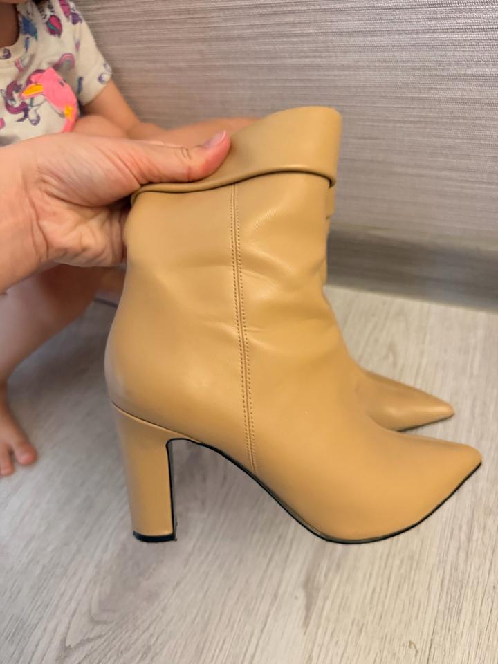 Charles & Keith