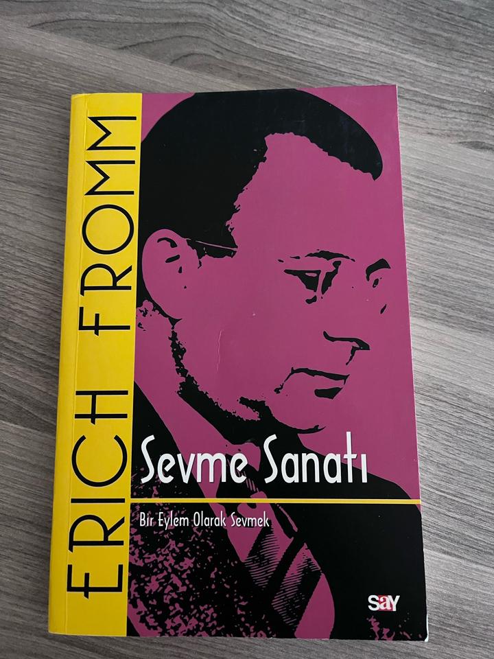 Книга на турецком Sevme Sanatı Erich Fromm