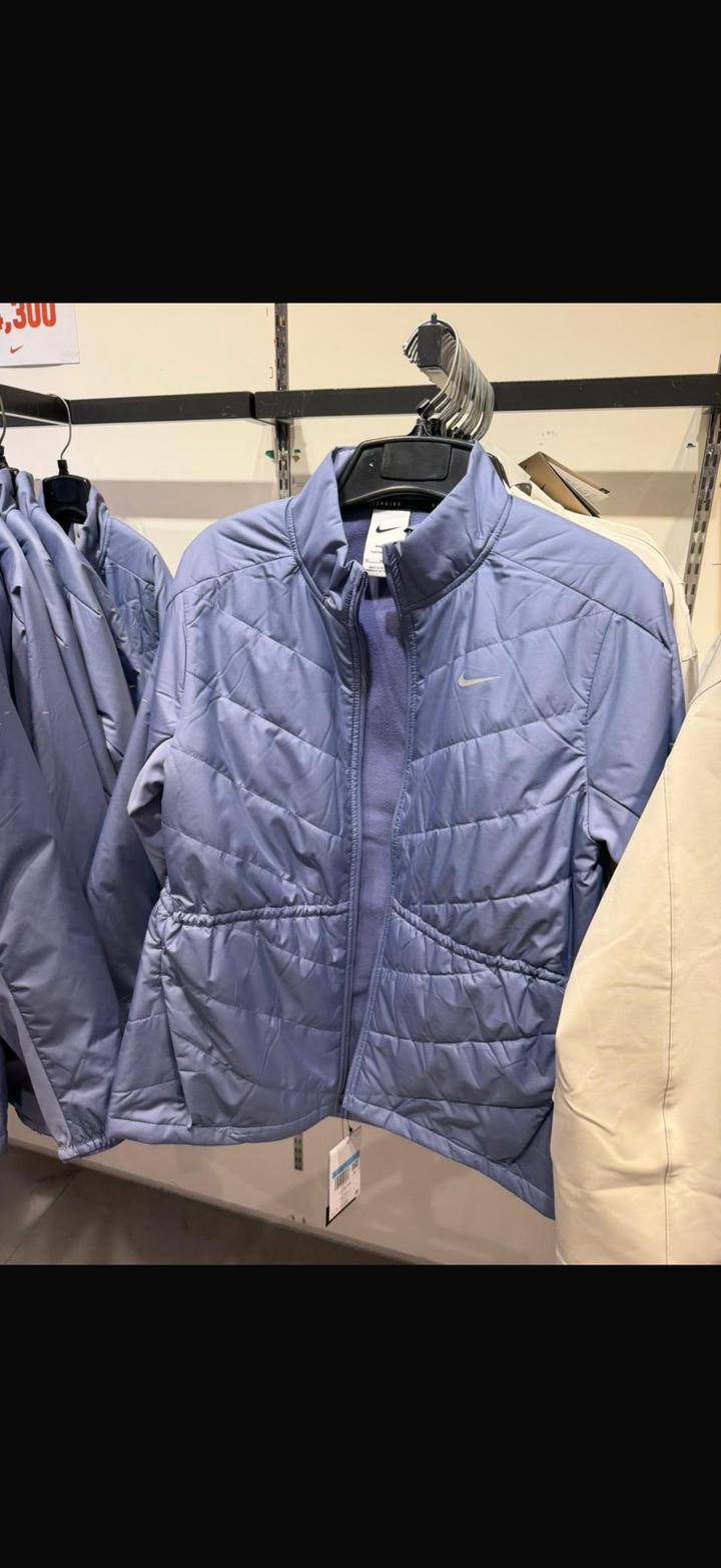 Продам стеганку Nike