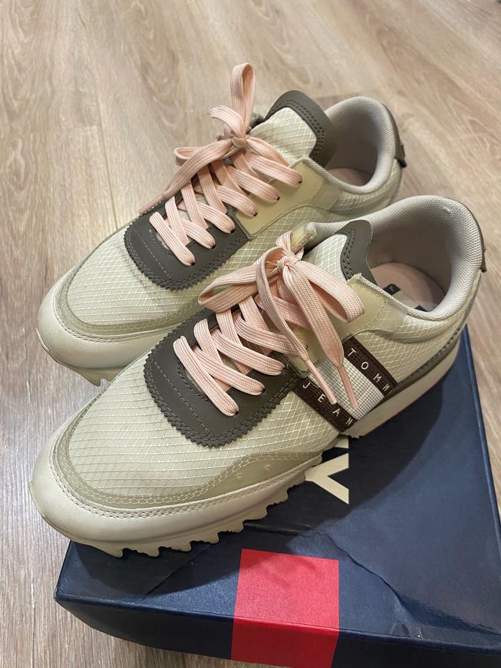 Tommy Hilfiger