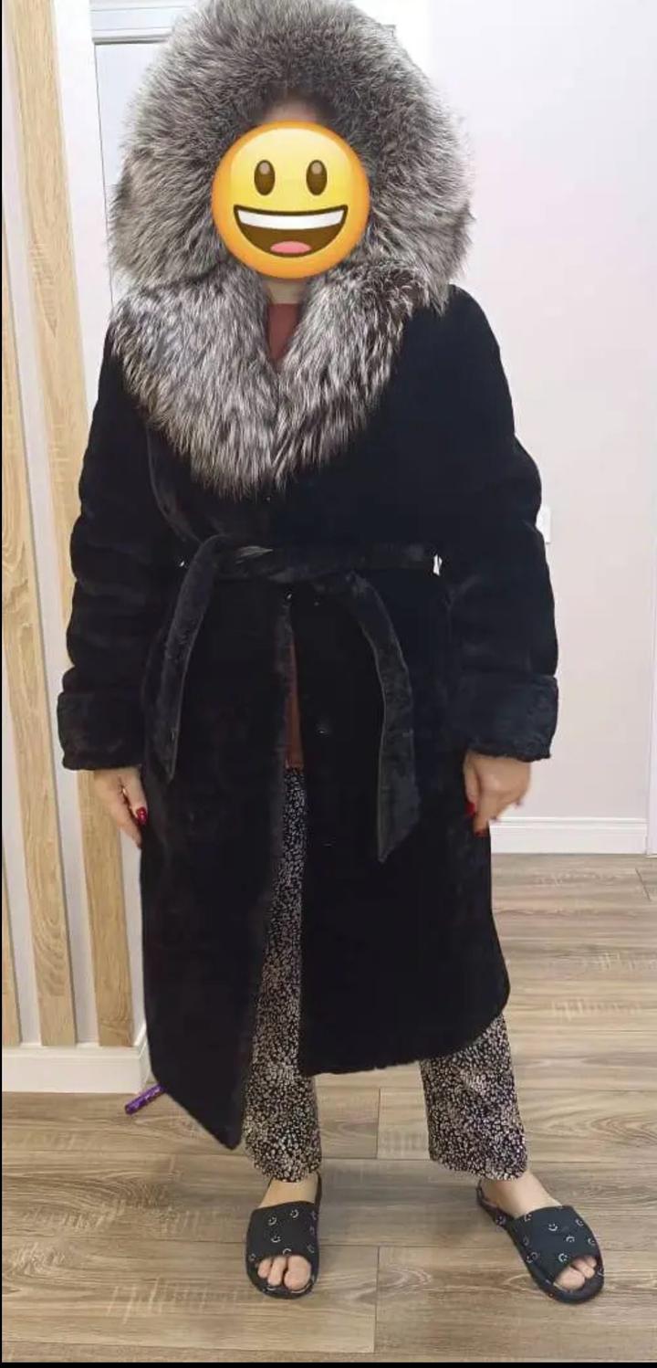 Шуба с меховым капюшоном