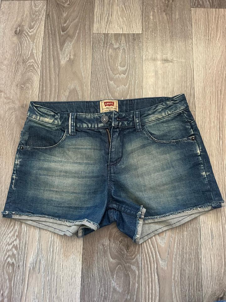 Levi's