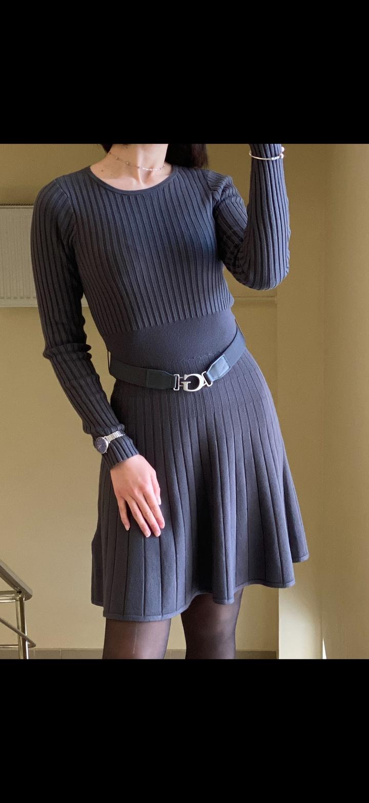 Трикотажное платье GUESS