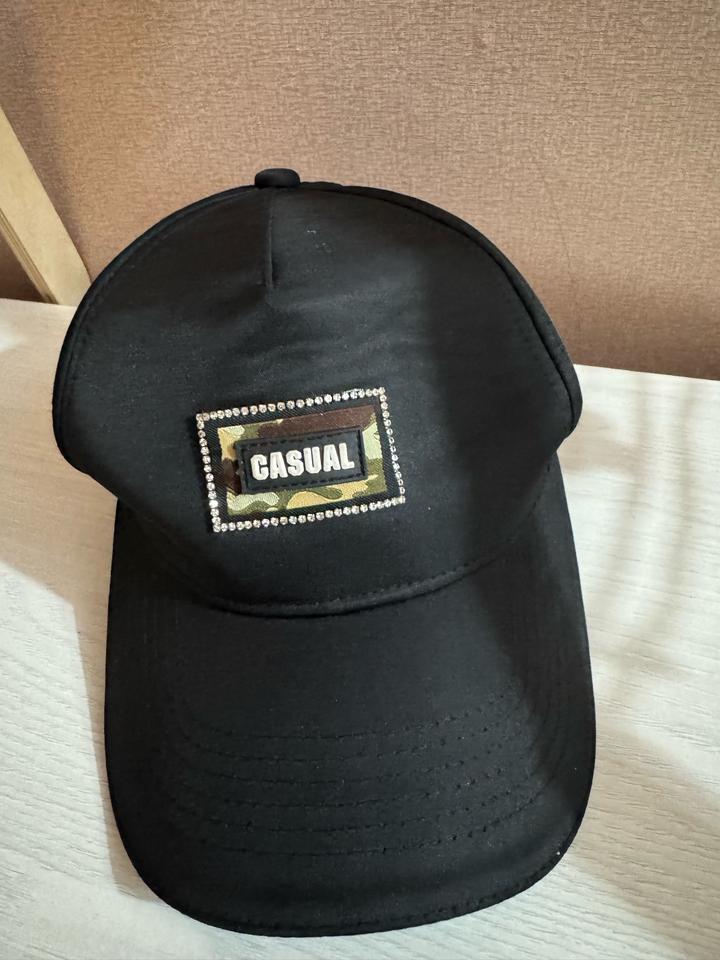 Кепка со стразами и камуфляжной нашивкой