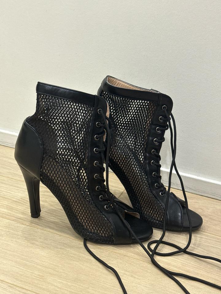 High Heels каблуки на шнуровке с сеткой и открытым носом