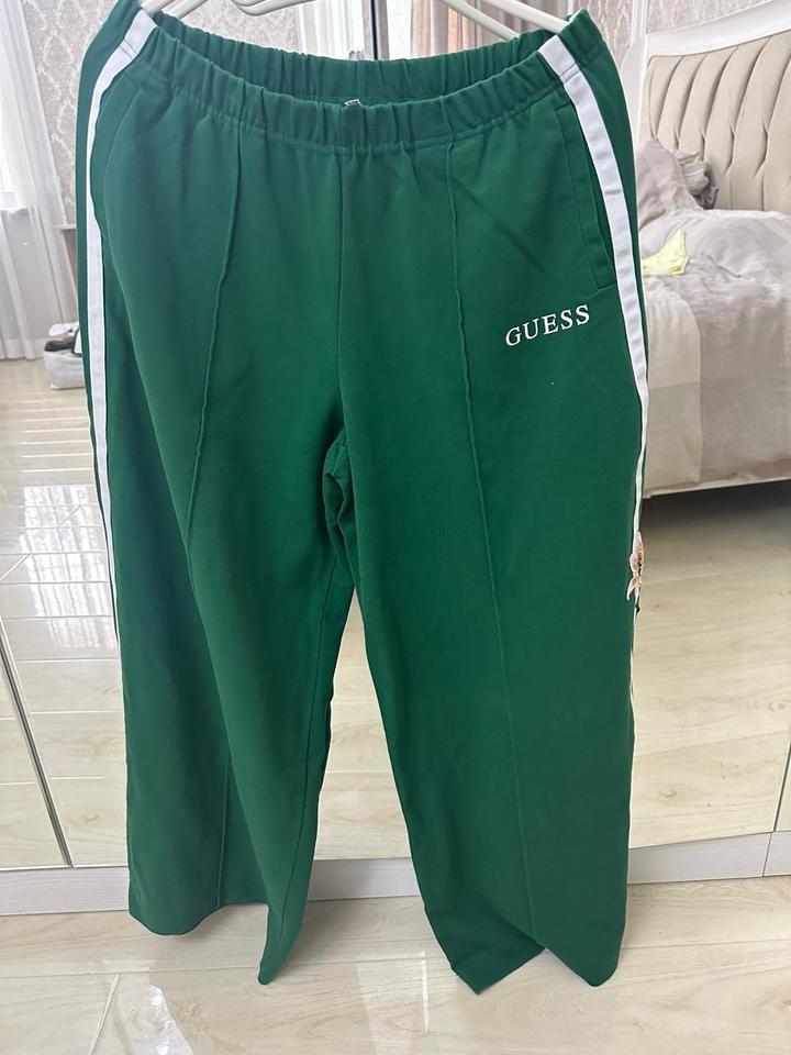 Спортивный костюм Guess