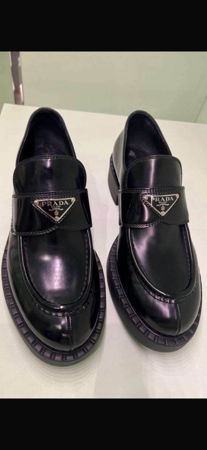 Лоферы Prada