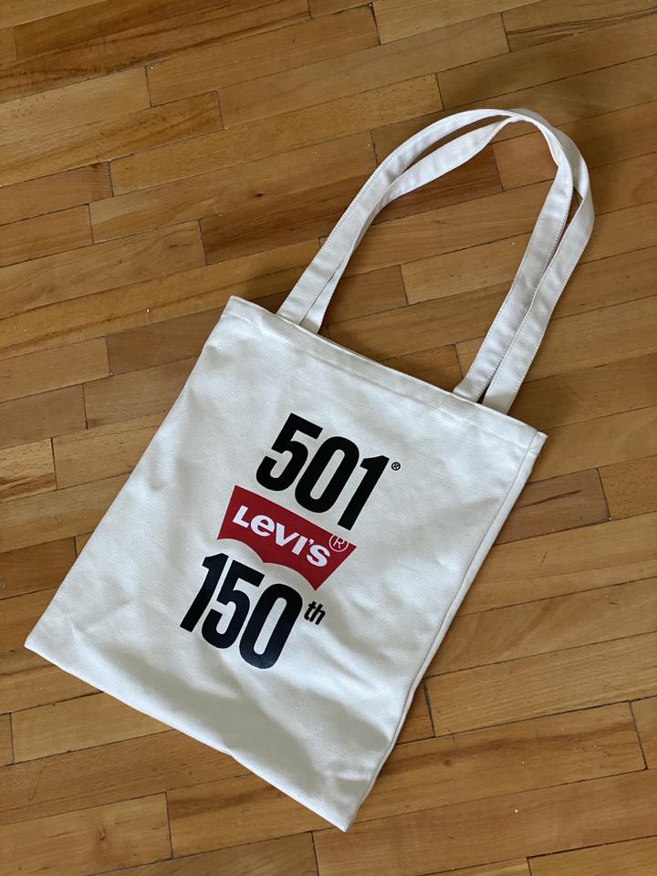 Levi's