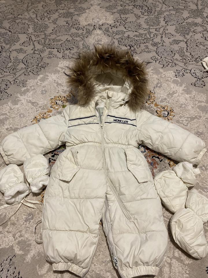 Зимний комбинезон Moncler
