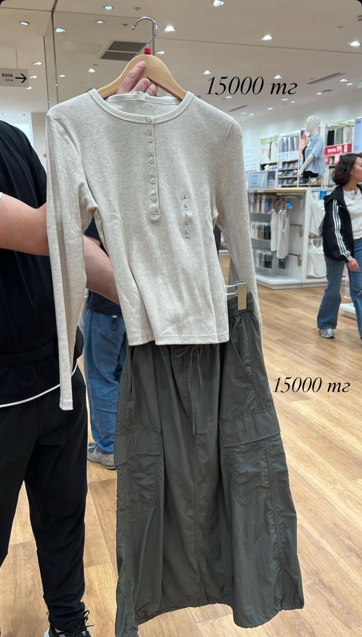 Uniqlo Новая общ купили за 48000 тг продаю за 30000 тг
