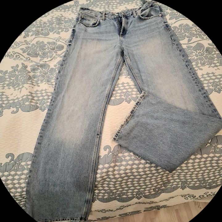 Джинсы Zara