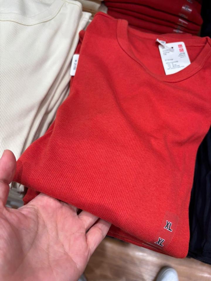 Лонгслив Uniqlo в рубчик