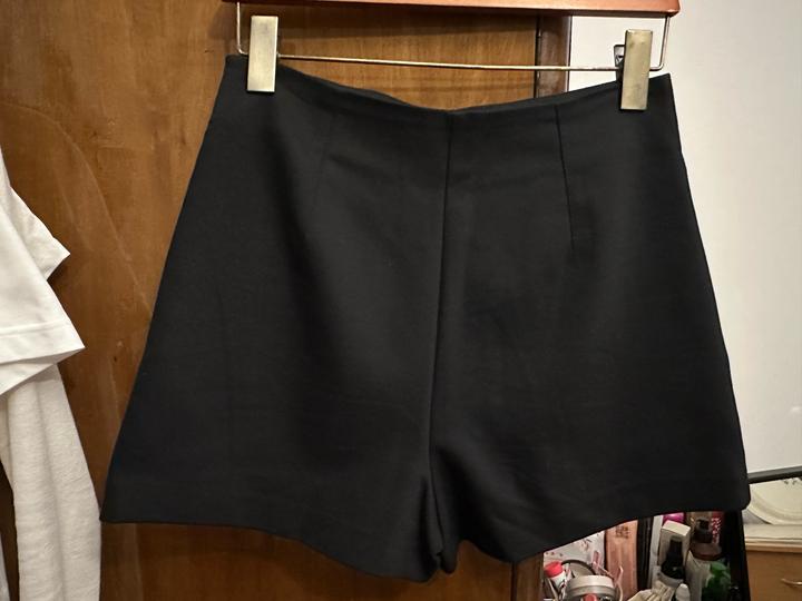 Черные шорты ZARA