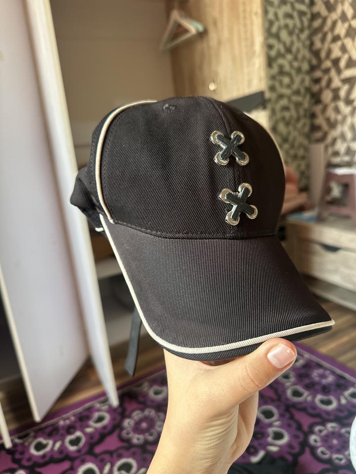 Кепи женская