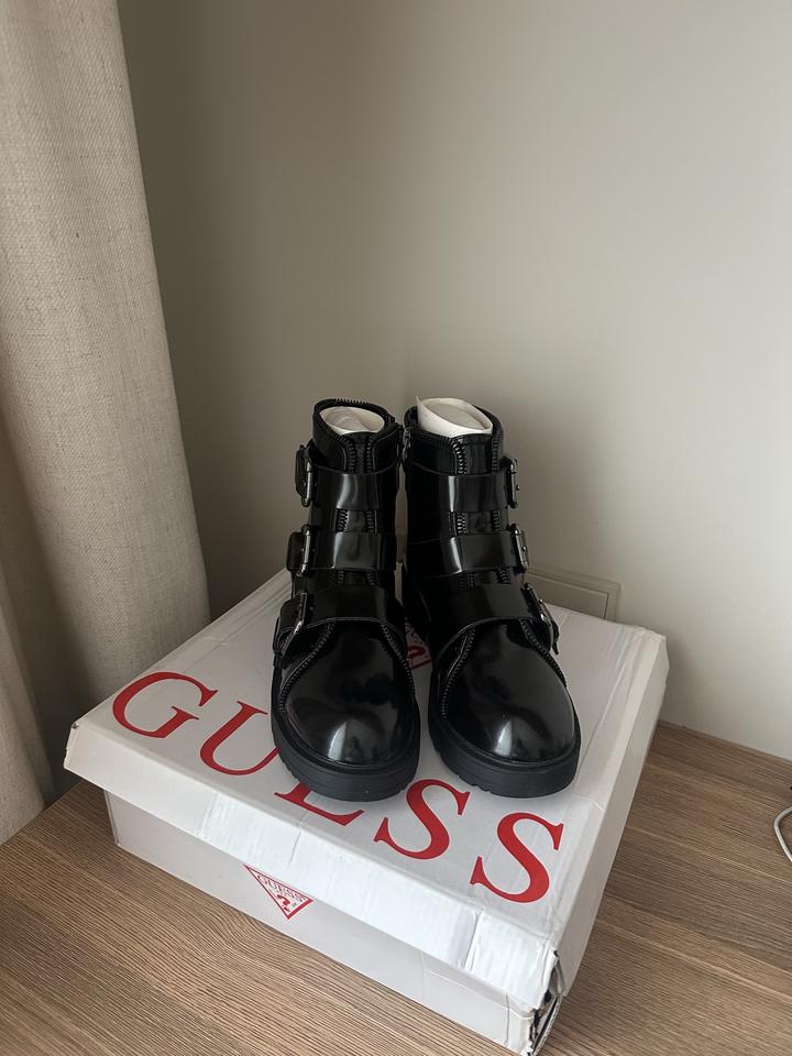 GUESS