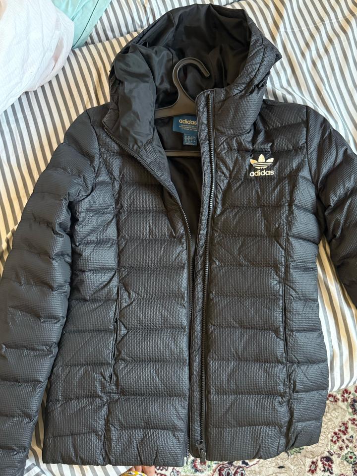 Женская куртка Adidas