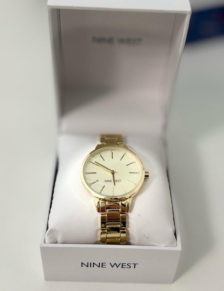 Nine West часы