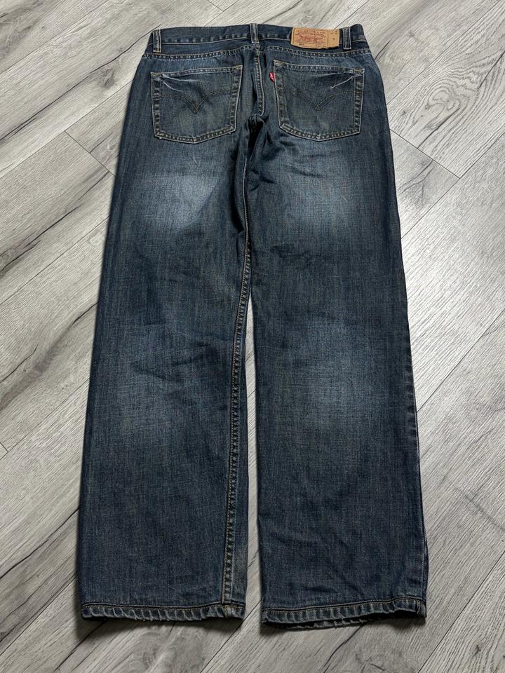 Джинсы Levi's