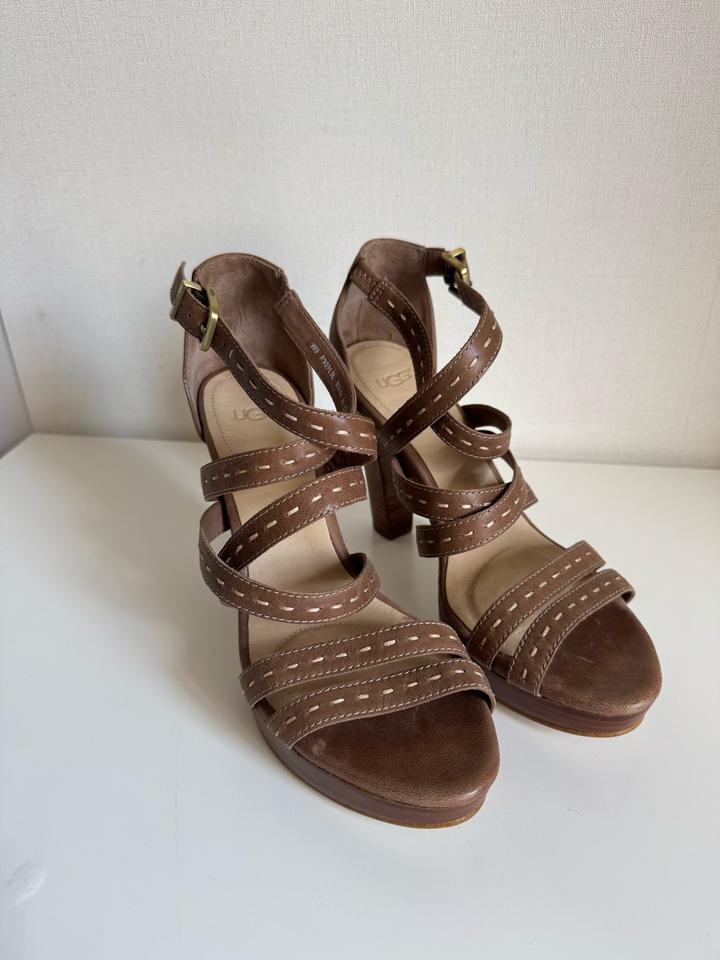 UGG