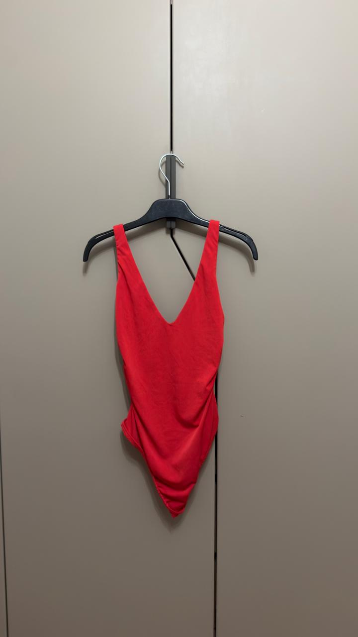 Красное боди Bershka