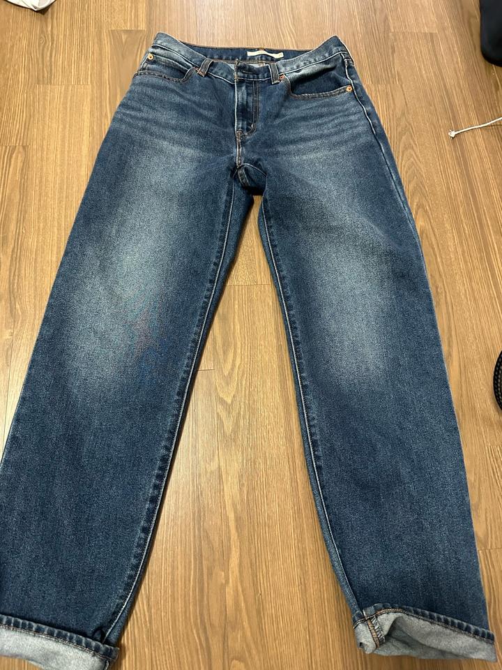 Levi's