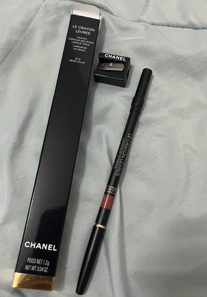 Карандаш для губ Chanel в оттенке 214