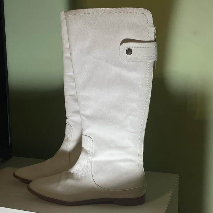 Продам кожаные сапоги ZARA