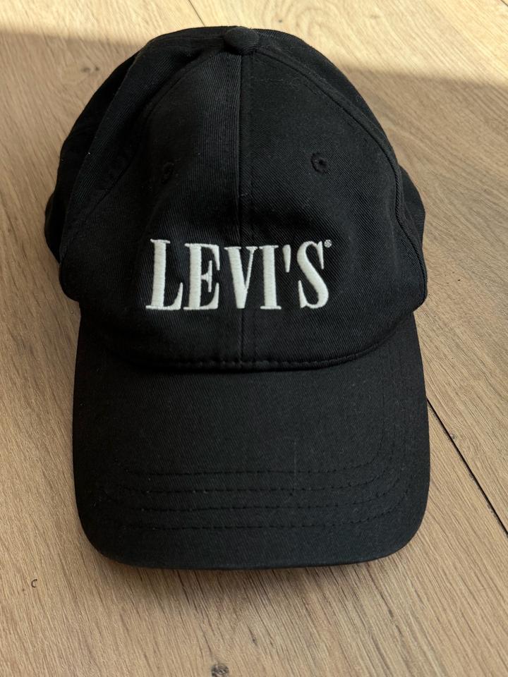 Levi's