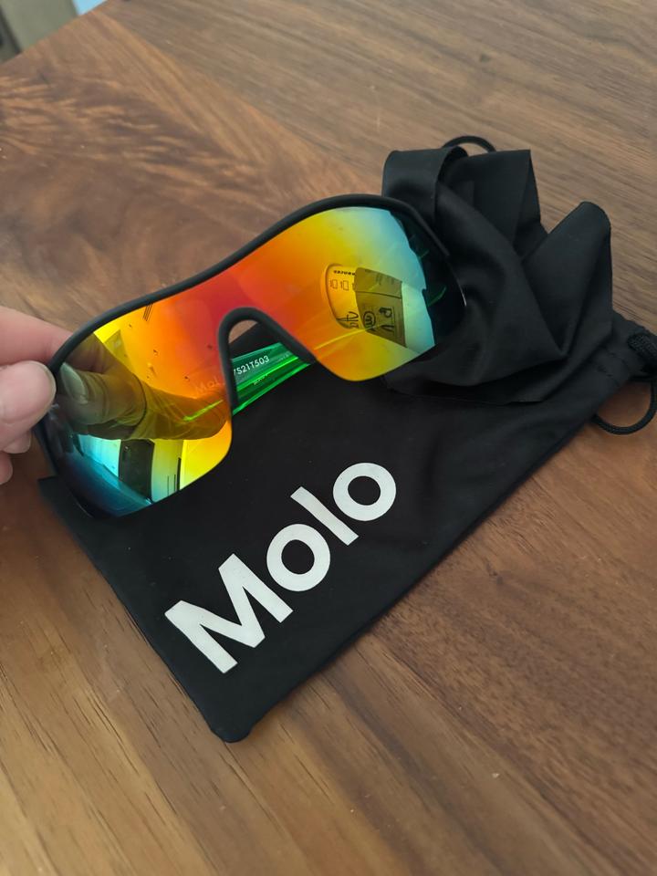Molo очки