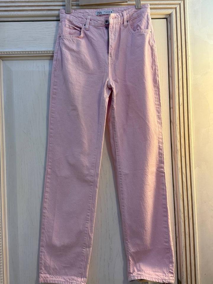 джинсы ZARA розовые