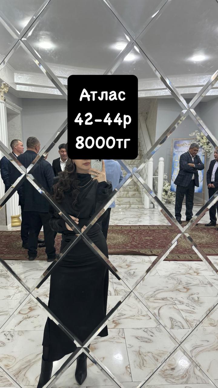 1 Oak Атлас платье 42-44р.9000
