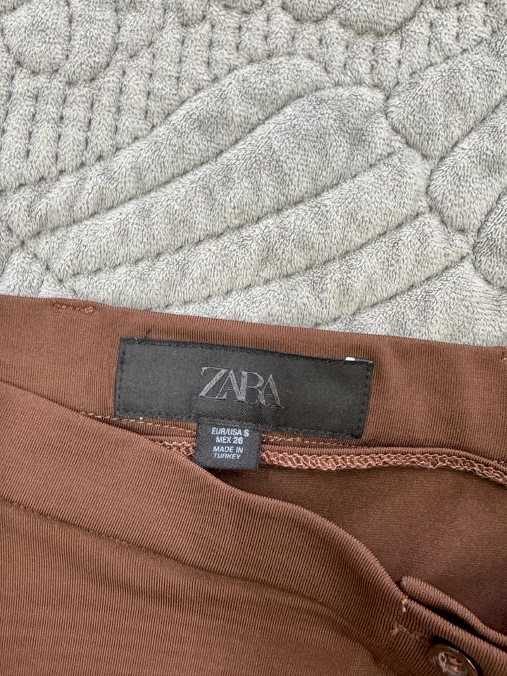 Юбка ZARA на пуговицах