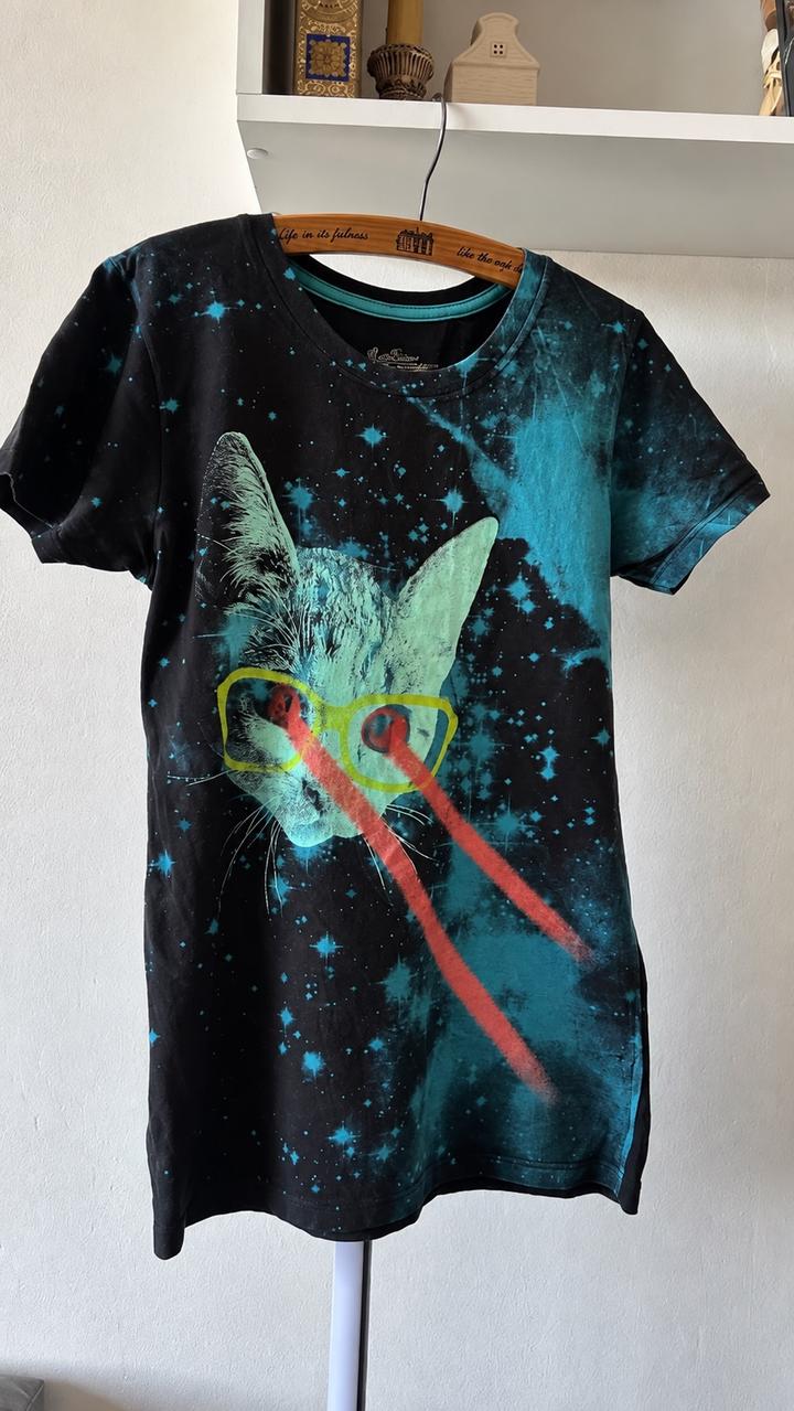 Оригинальная футболка Threadless «Mister Mittens' Big Adventure» (Laser Cat).