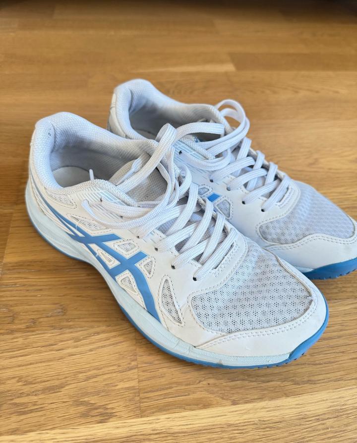 Спороивные кроссовки Asics 38