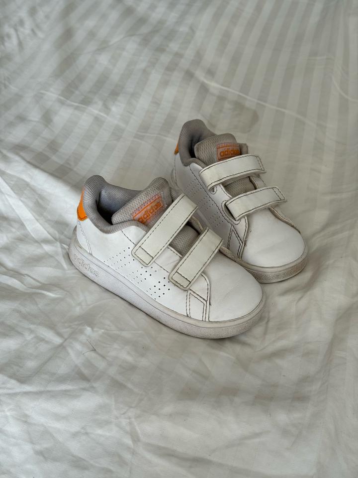 Кроссовки adidas